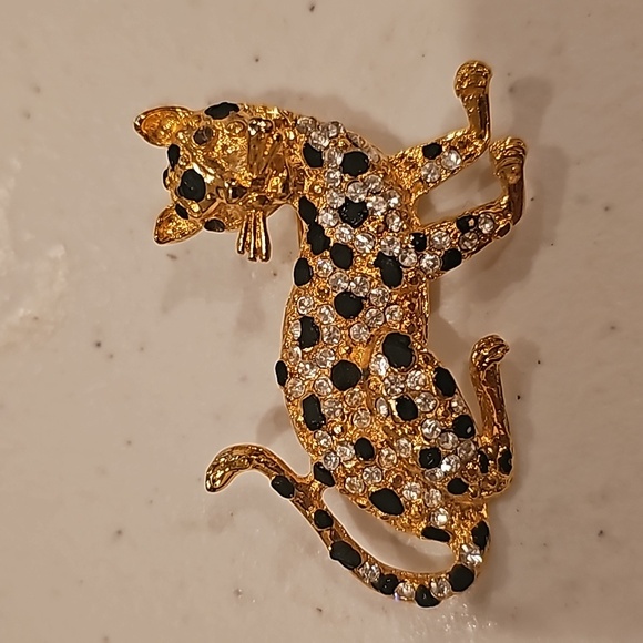 Vintage Leapard Pin - Picture 2 of 3